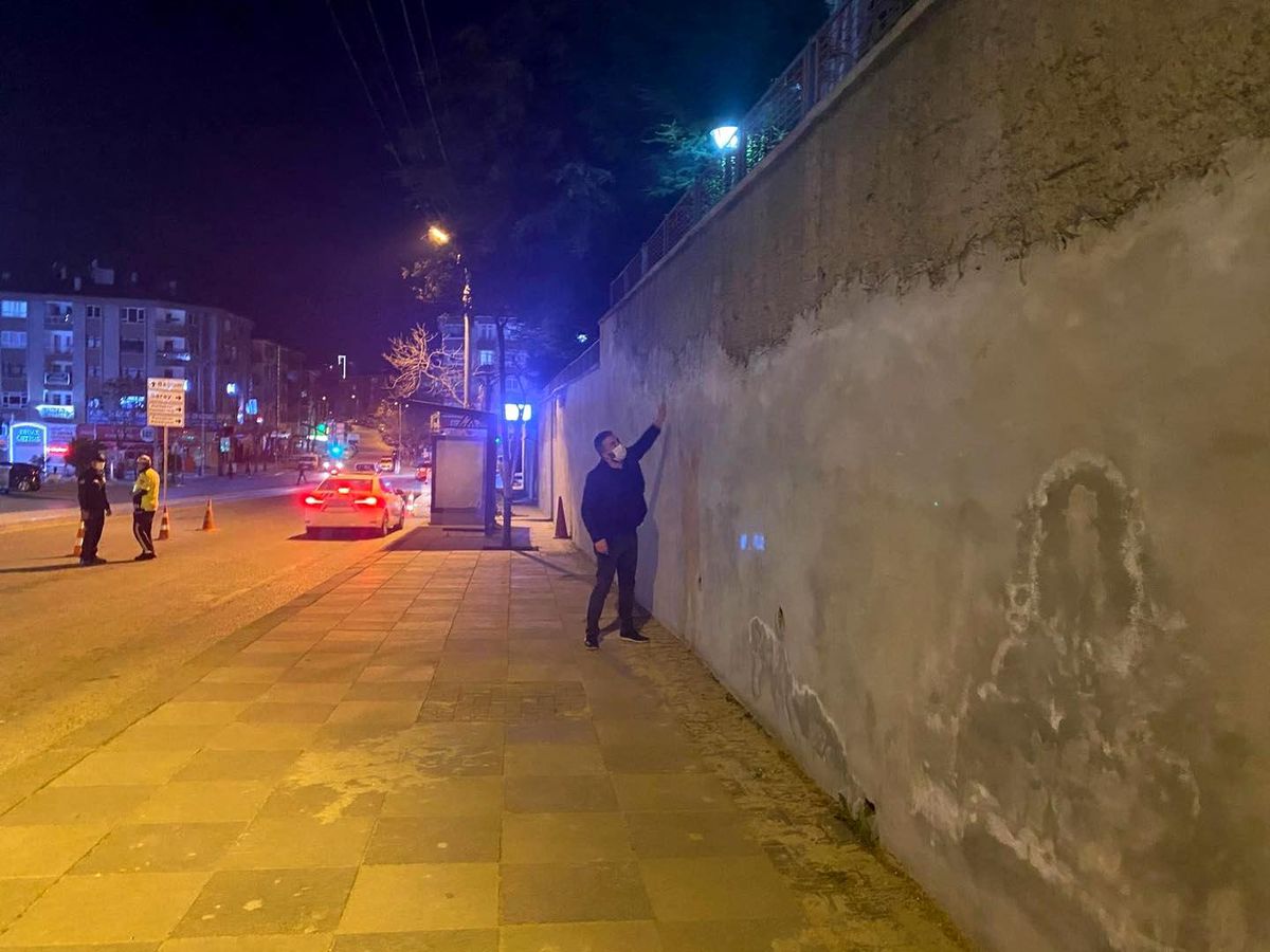 Pursaklar\'da gri duvarlar sanata dönüşüyor