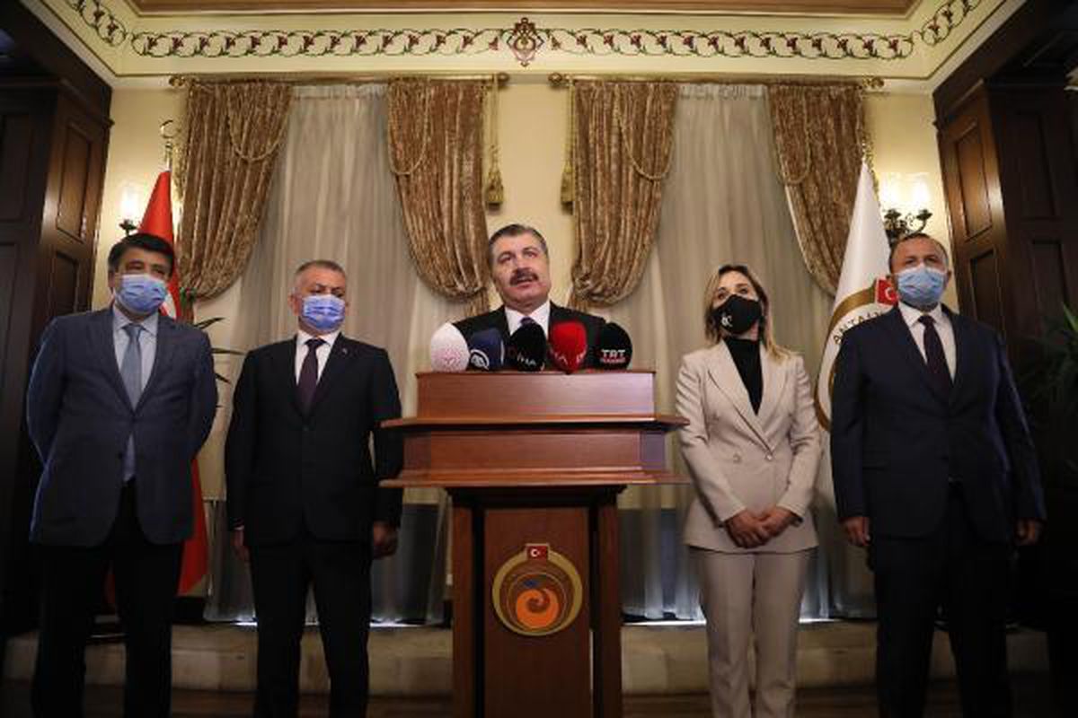 Sağlık Bakanı Koca: Tam kapanmak zorunlu oldu