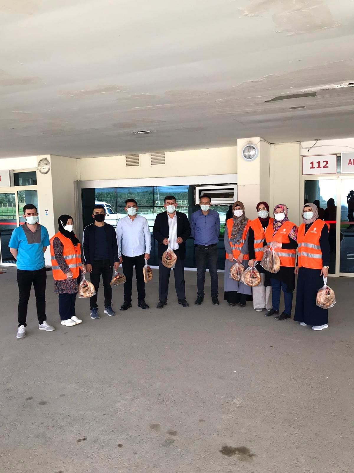 Sağlık çalışanlarına iç ısıtan ikramlık