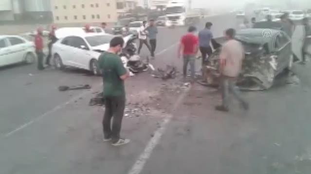 ŞANLIURFA - 3 otomobilin karıştığı trafik kazasında 1 kişi öldü