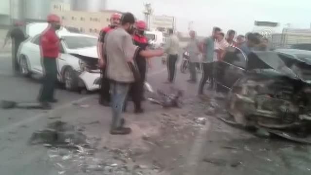 ŞANLIURFA - 3 otomobilin karıştığı trafik kazasında 1 kişi öldü