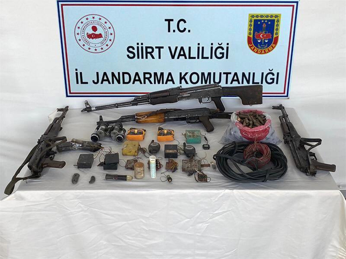Siirt\'te PKK\'lı teröristlere ait çok sayı mühimmat ele geçirildi