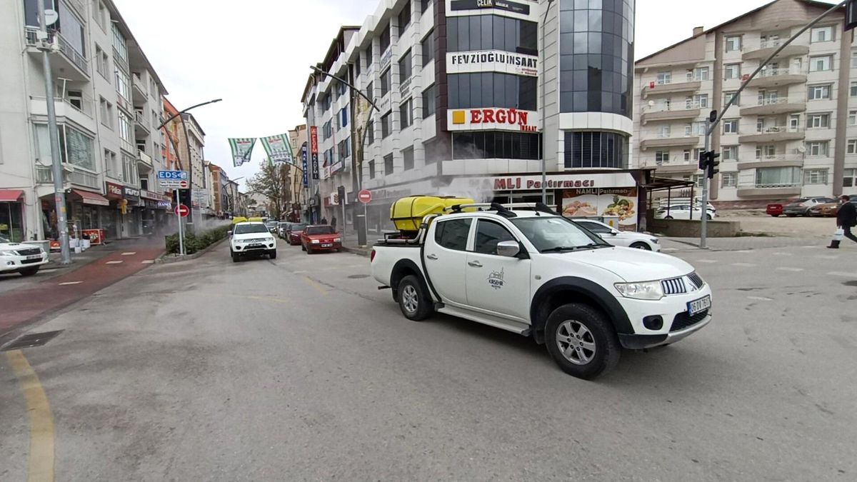 Tam kapanmada ilk gün