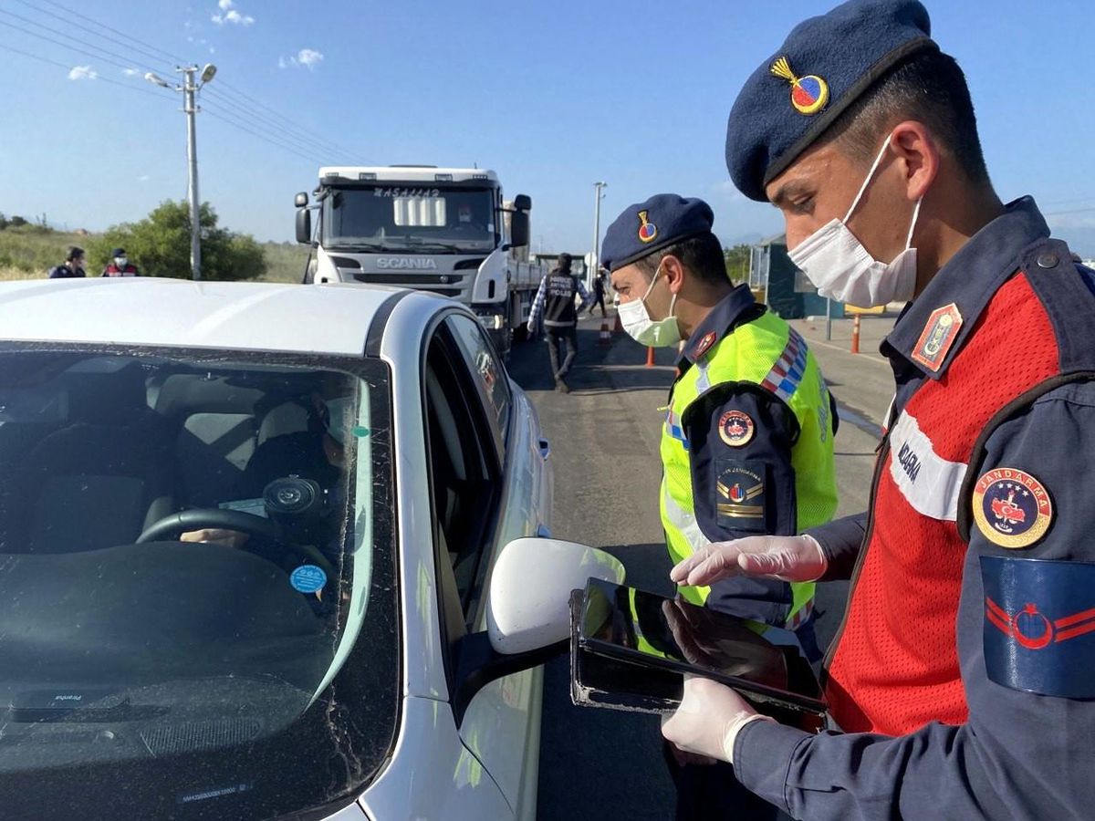 Tam kapanmanın ilk gününde sıkı denetim
