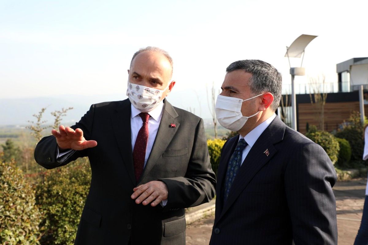 Vali Atay ve Başkan Özlü Düzce Kasrını inceledi
