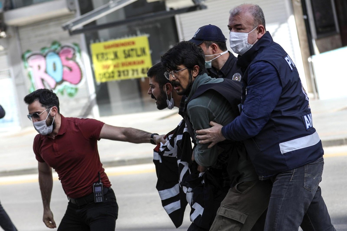 1 Mayıs\'ı kutlamak isteyen göstericilere polis izin vermedi