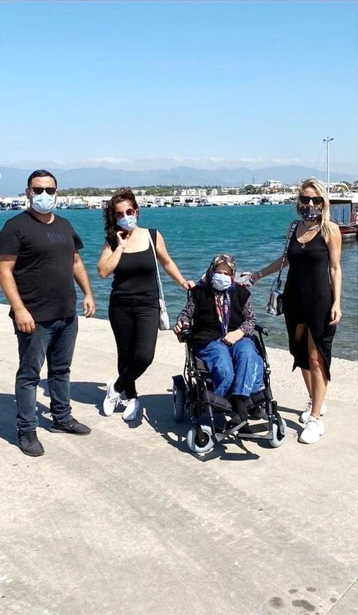 Burhaniye\'de İhtiyaç sahiplerine yardım için bir araya geldiler