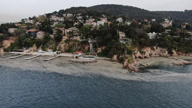 Ada sakinleri endişeli! Büyükada'yı 'salya' sardı Ada sakinleri endişeli! Büyükada'yı 'salya' sardı