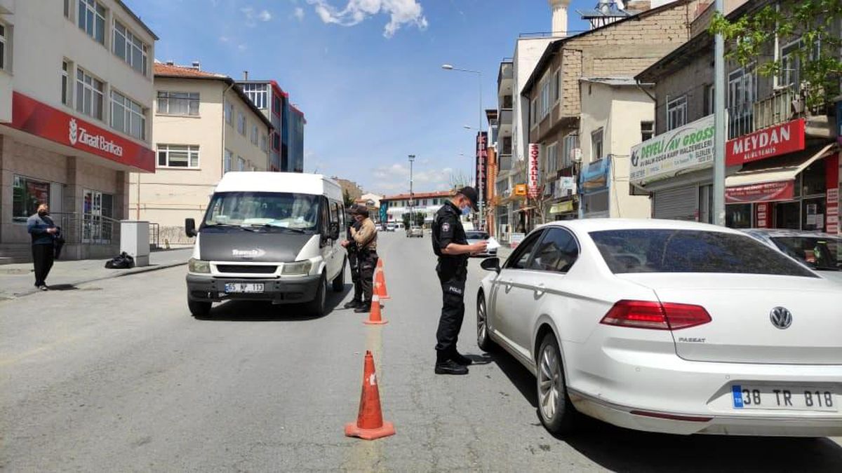 Develi\'de tam kapanma tedbirleri devam ediyor