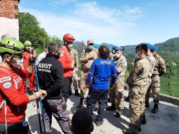 Kayıp zihinsel engelli kadın kulübede bulundu