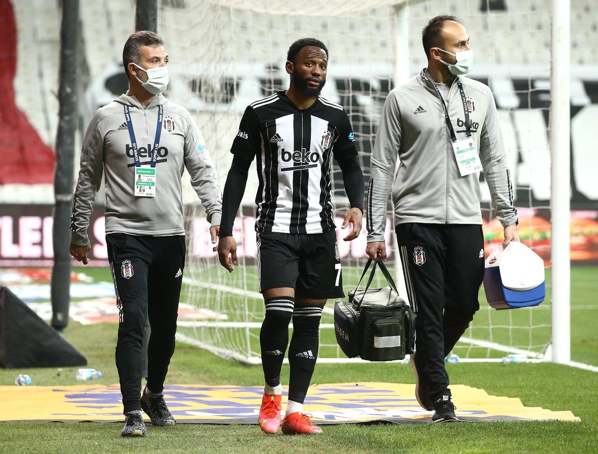 N\'Koudou golü attı, sakatlanarak oyundan çıktı
