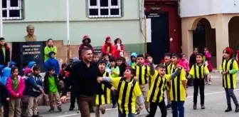 Ozan Tufan ve Rojin Tufan'dan 'El Birliği Projesi' ile Hataylı öğrencilere kütüphane desteği
