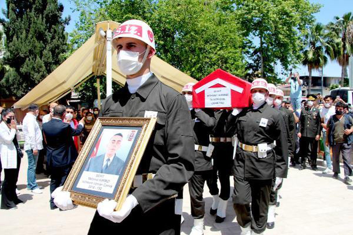 Son dakika haber: Şehit Uzman Çavuş Mehmet Kırmızı, son yolculuğuna uğurlandı