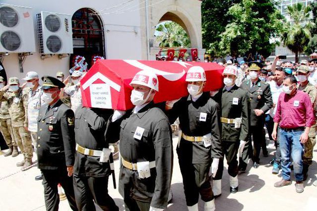 Son dakika haber: Şehit Uzman Çavuş Mehmet Kırmızı, son yolculuğuna uğurlandı