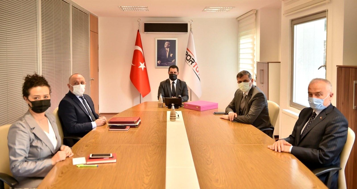 Sungurlu\'da yapılacak güreş eğitim merkezi ve yüzme havuzu için protokol imzalandı
