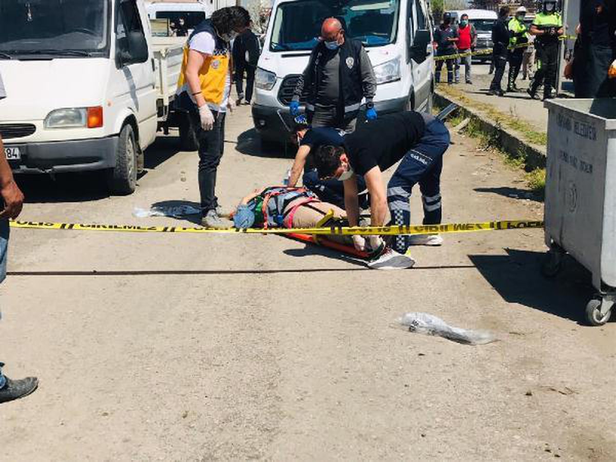 TIR\'a çarpan minibüs savruldu; karı koca ağır yaralı