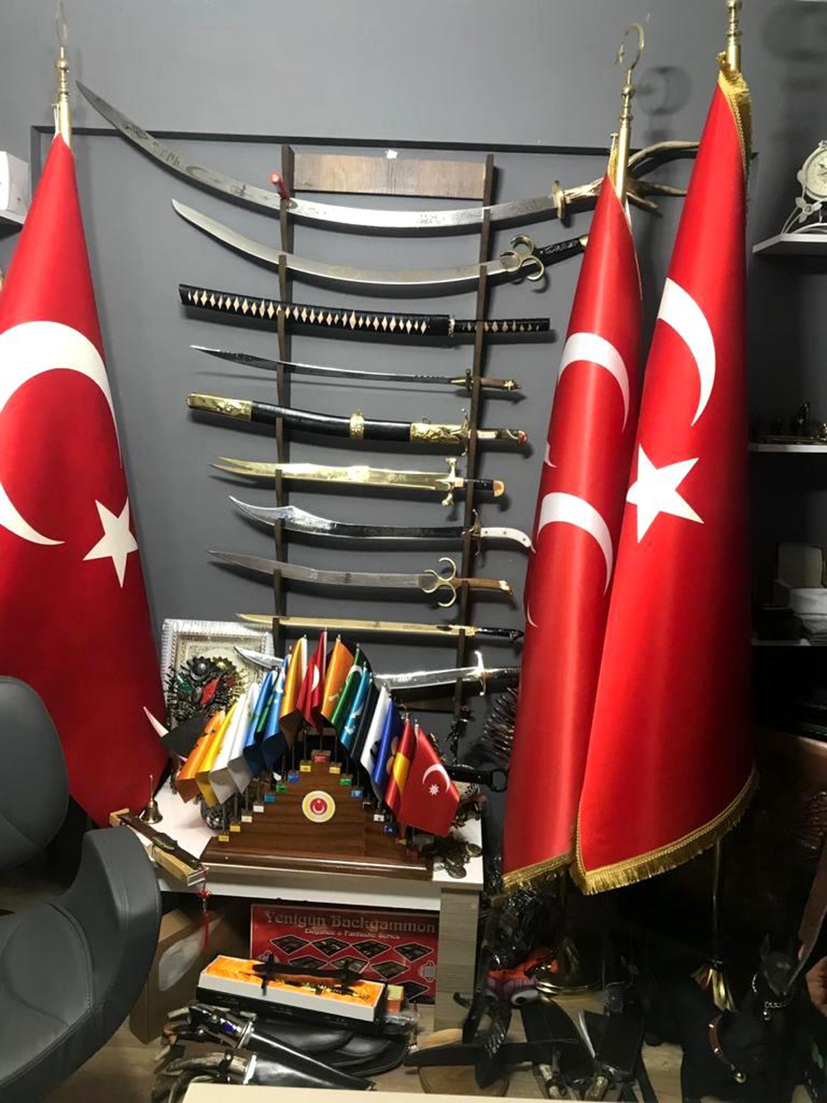 Uşak\'ta 229 adet kesici alet satılmadan ele geçirildi