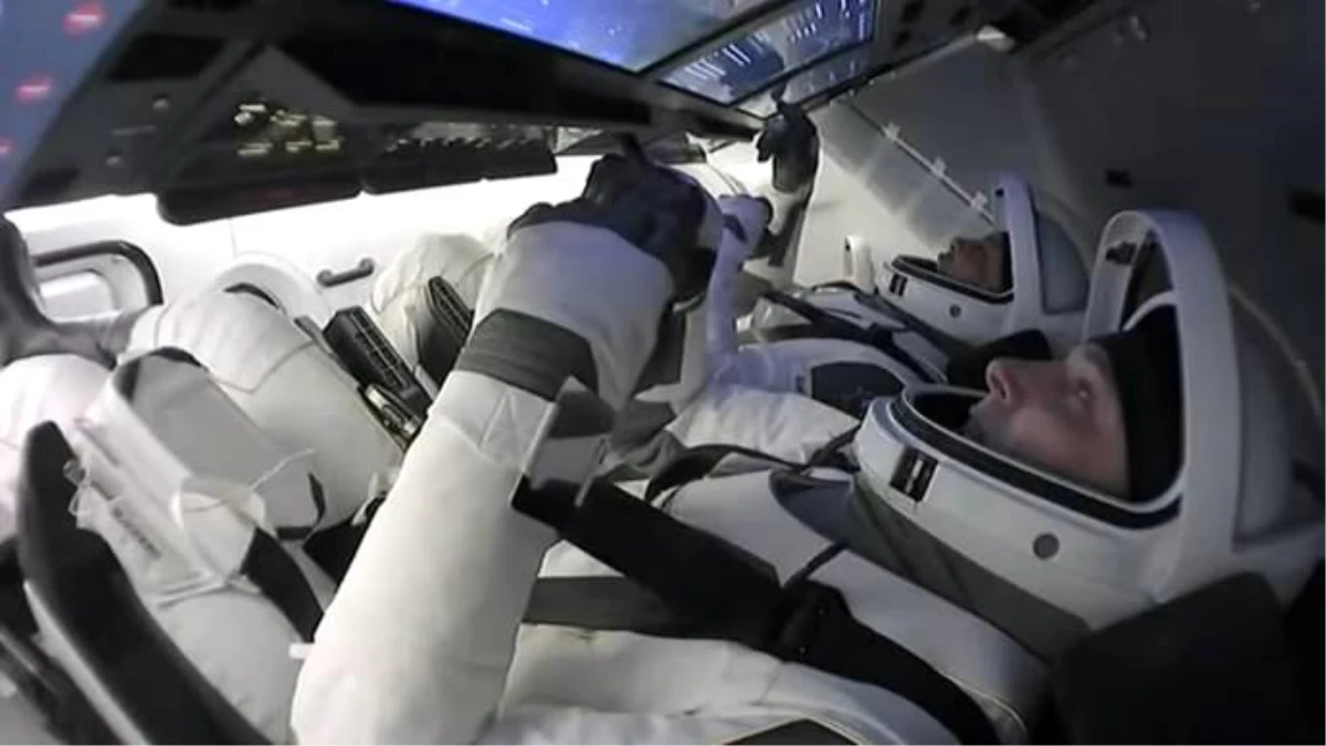 Uzay İstasyonunda görevli astronotlar 6 ay sonra dünyaya döndü