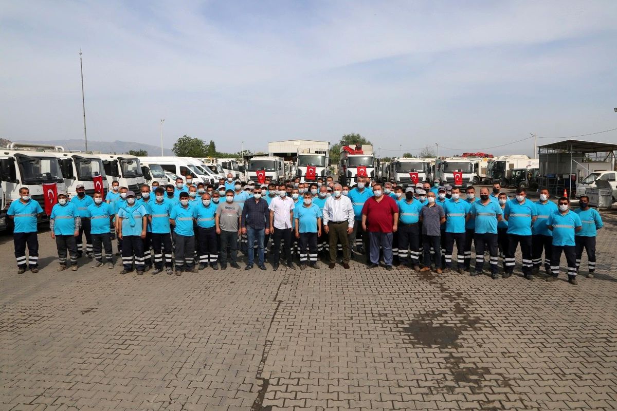 Başkan Atay\'dan işçilere ikramiye müjdesi