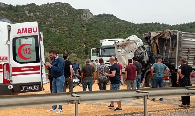 Bilecik'te tır kazası: 2 yaralı