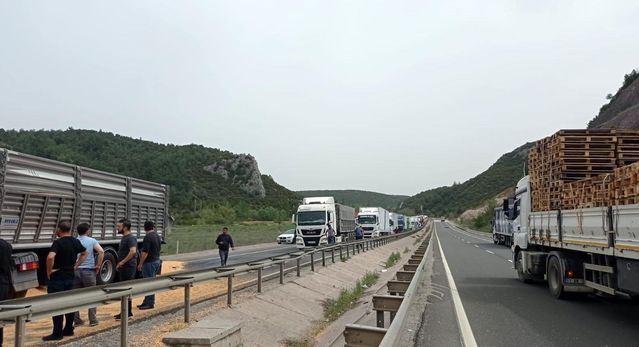 Bilecik'te tır kazası: 2 yaralı