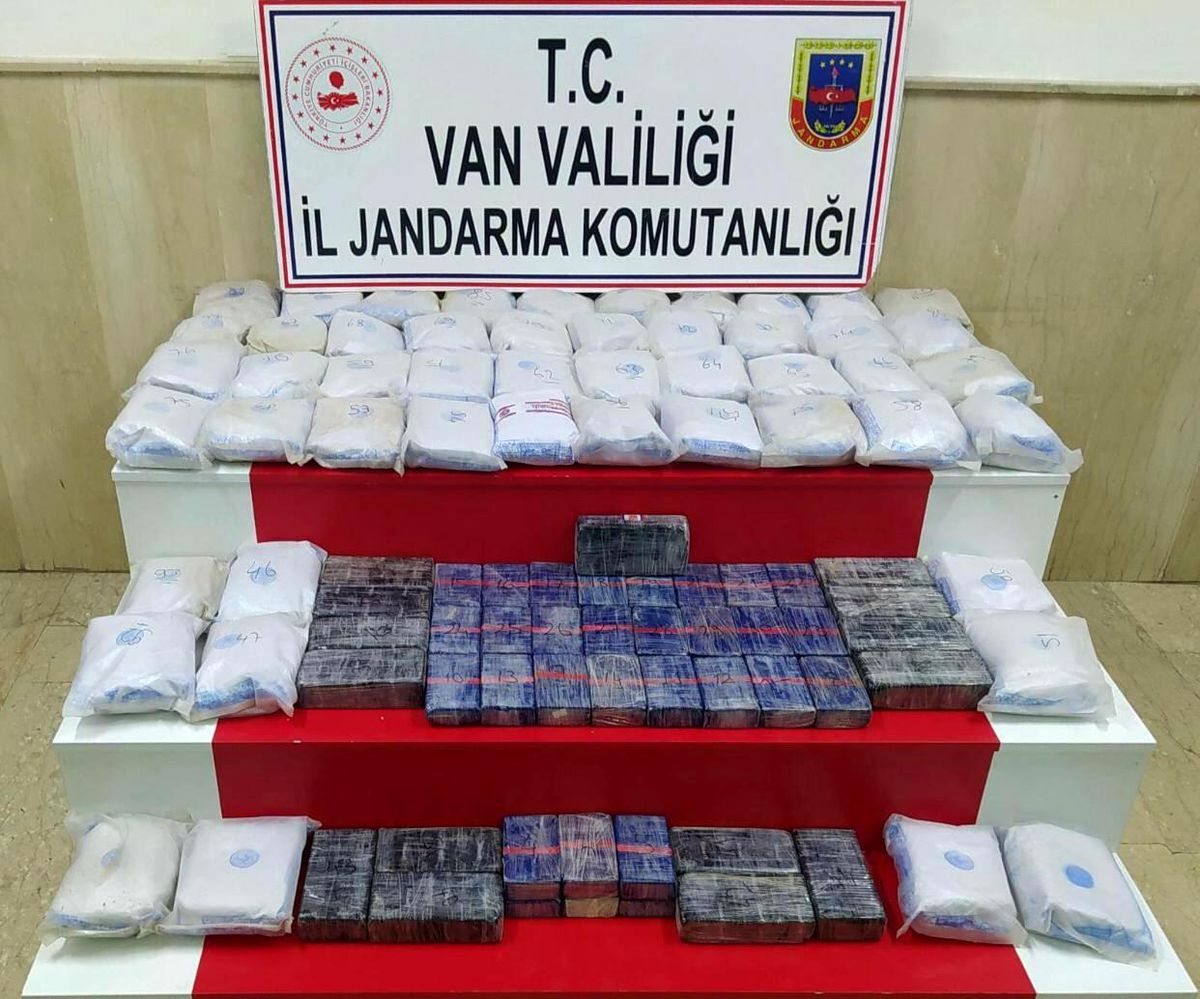 Çaldıran\'da 83 kilogram eroin ele geçirildi