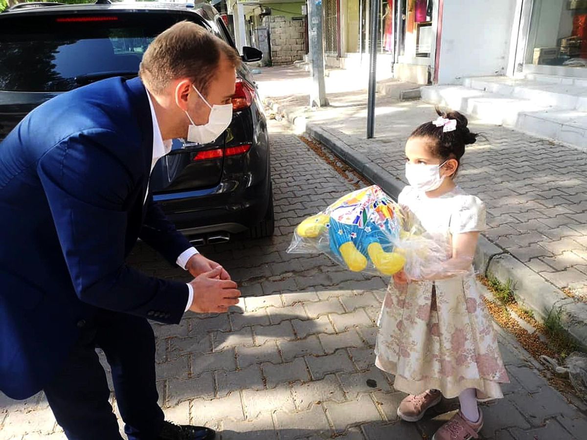 Doğum günü davetine mutlu eden cevap
