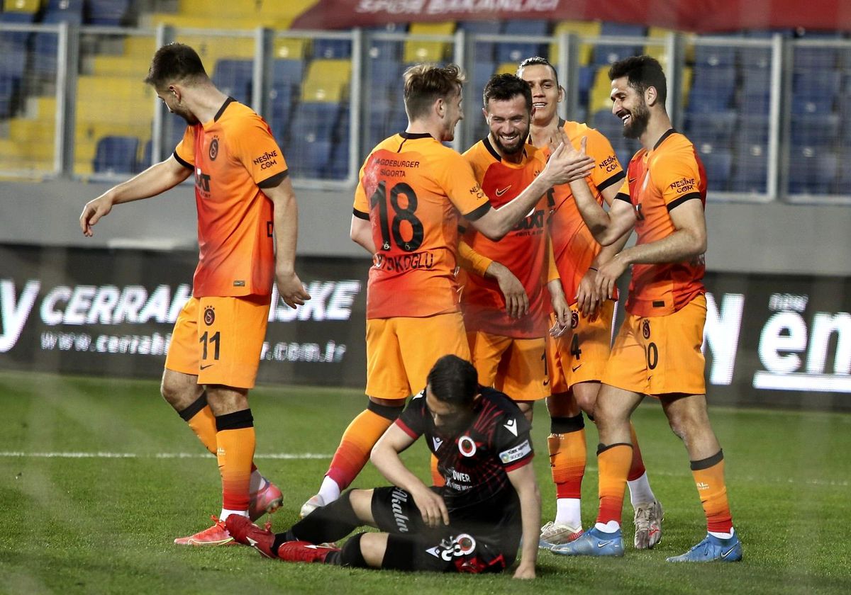 Galatasaray zirve takibini sürdürdü