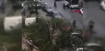 Son dakika haberi... Gaziosmanpaşa'da bıçaklı sopalı kavga kamerada