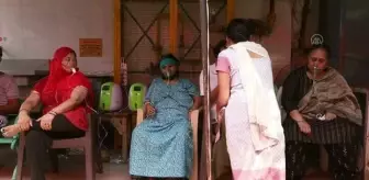 GHAZIABAD - Hindistan'da yardım kuruluşlarından Kovid-19 hastalarına oksijen desteği