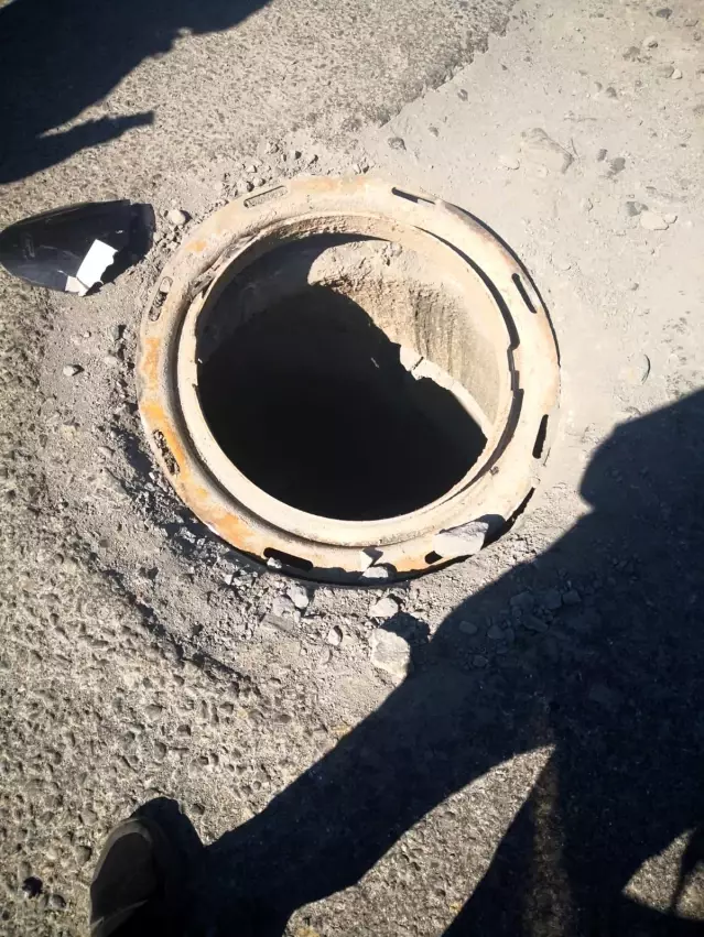 Son dakika haber! İstanbul'da rögara düşerek ölümden dönen motosikletli kurye o anları anlattı Son dakika haber! İstanbul'da rögara düşerek ölümden dönen motosikletli kurye o anları anlattı