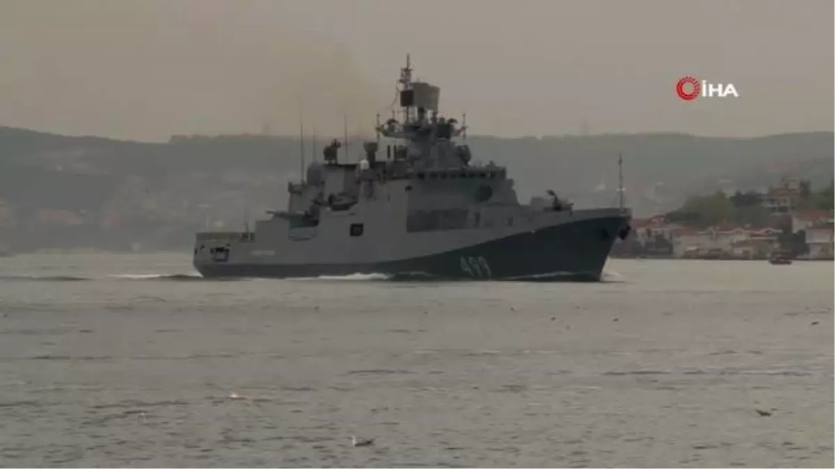 Rus Donanmasına ait RFS 499 borda numaralı "Admiral Makarov" gemisi boğazdan geçti