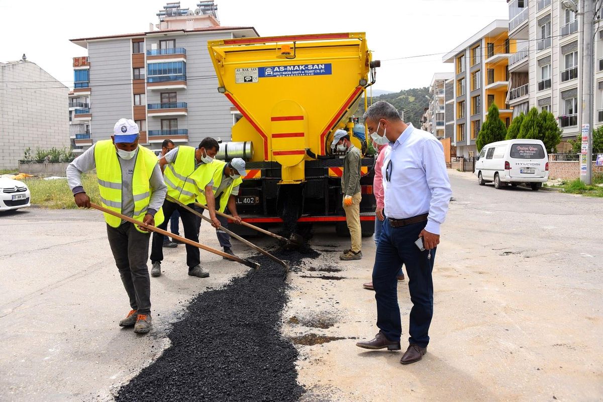 Salihli\'nin asfalt robotu göreve başladı