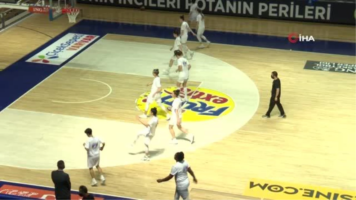 Bursa BŞB Kadın Basketbol Takımı, kupasına kavuştu