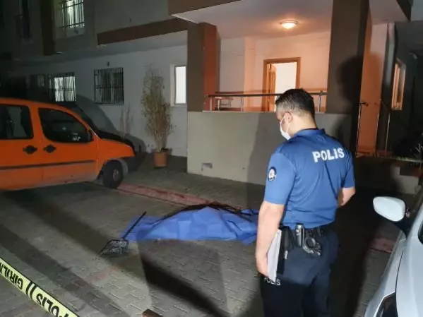 13'üncü kattan düşen 12 yaşındaki çocuk, hayatını kaybetti 13'üncü kattan düşen 12 yaşındaki çocuk, hayatını kaybetti
