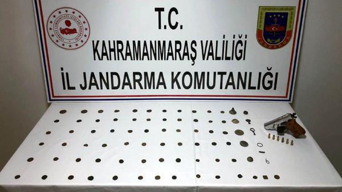 2 bin yıllık sikkelere müşteri ararken jandarmaya yakalandı