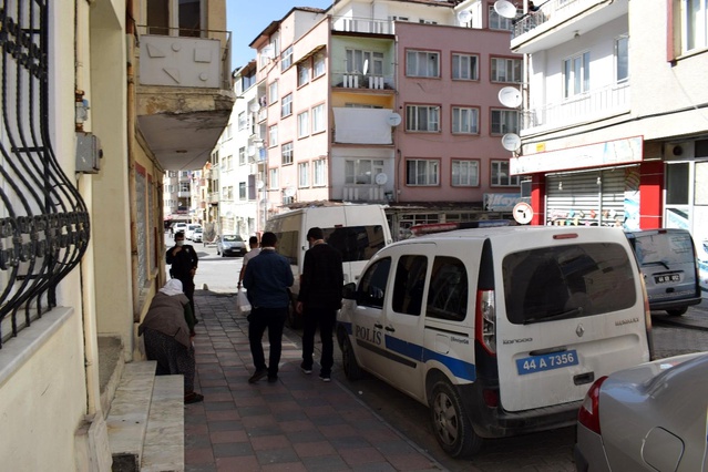 30 gün önce hayatını kaybeden adamı, komşular kötü koku gelince fark etti 30 gün önce hayatını kaybeden adamı, komşular kötü koku gelince fark etti
