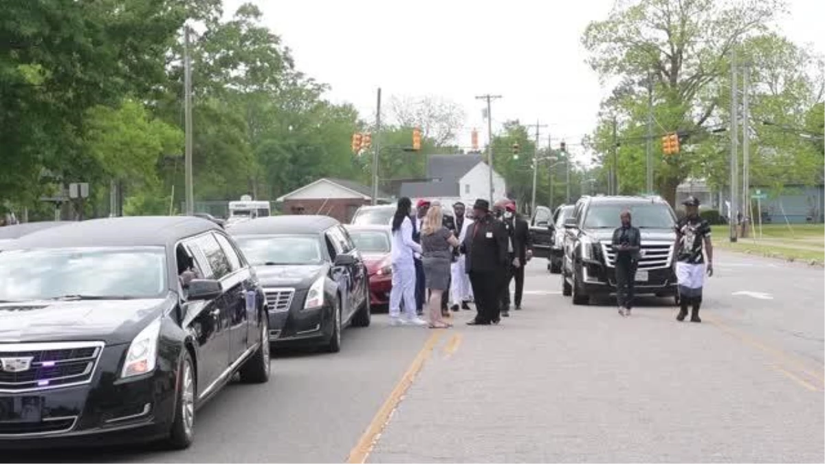 Son dakika haber | ABD\'de polis tarafından öldürülen siyahi Andrew Brown için cenaze töreni yapıldı