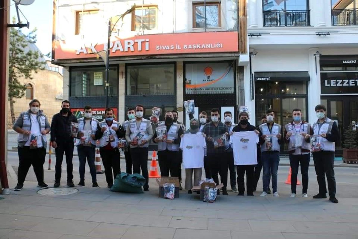 AK Parti Sivas İl Başkanlığı\'ndan ihtiyaç sahibi 12 bin aileye erzak ve sıcak yemek yardımı