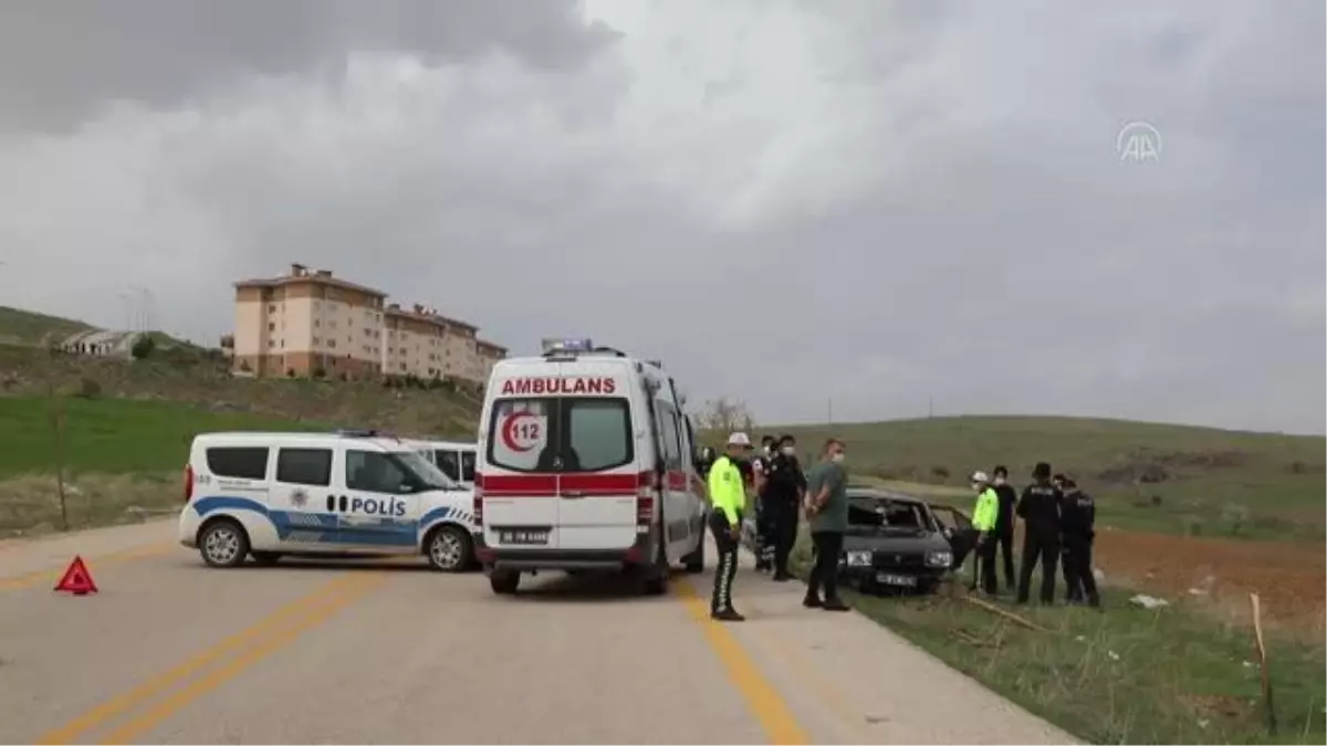 Devrilen otomobildeki sürücü hayatını kaybetti, 2 kişi yaralandı