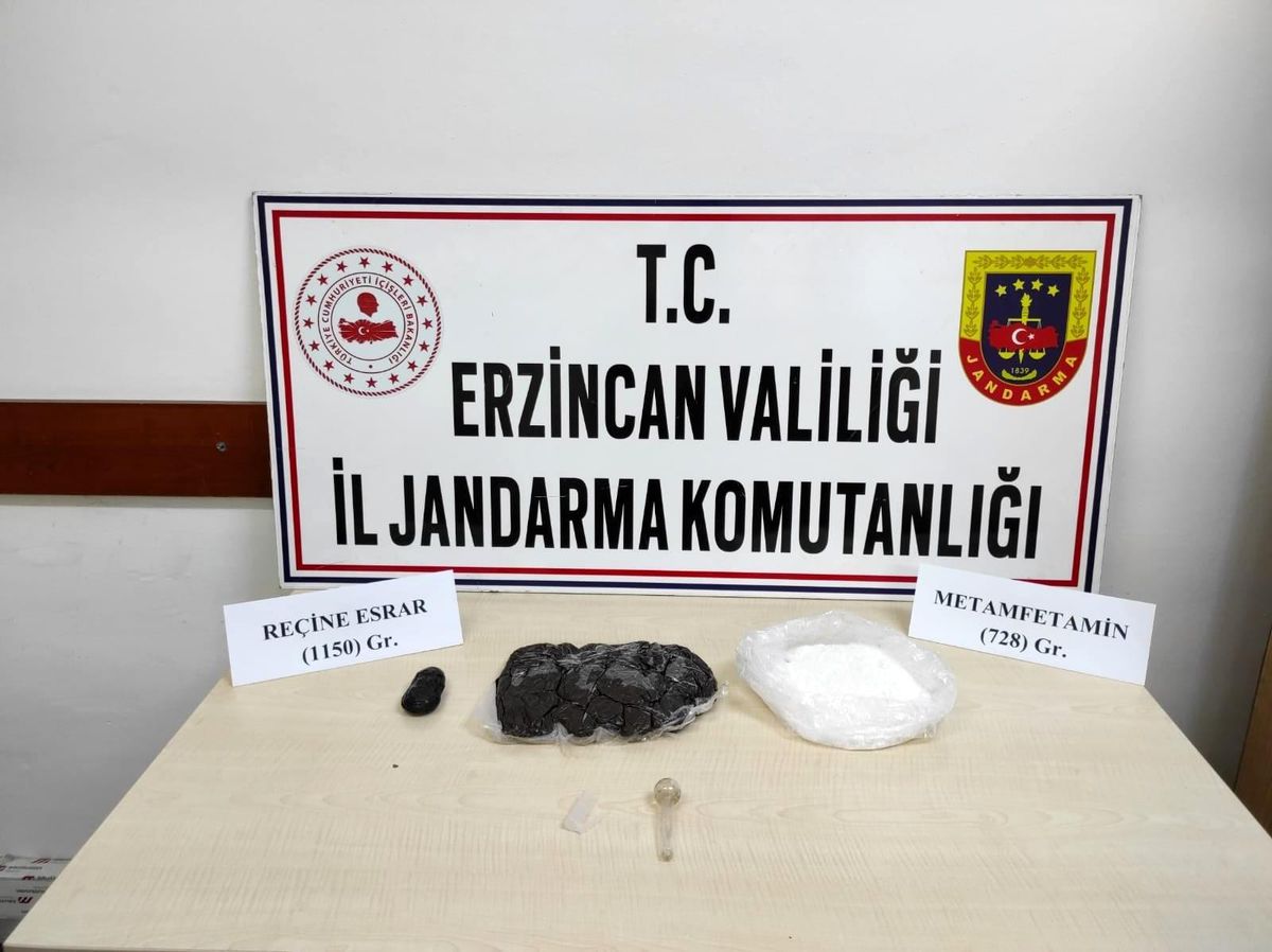 Erzincan\'da 728 gram metamfetamin ile 1150 gram reçine esrar ele geçirildi