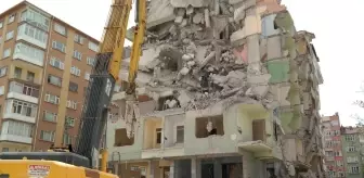 Eskişehir'de tozu dumana katan yıkım