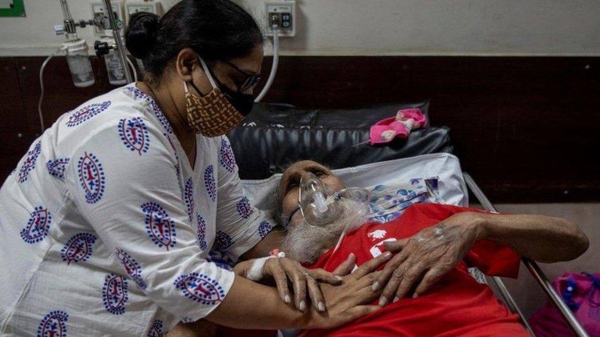 Hindistan: Başkentte yerel yönetim orduyu Covid-19 krizinde yardıma çağırdı