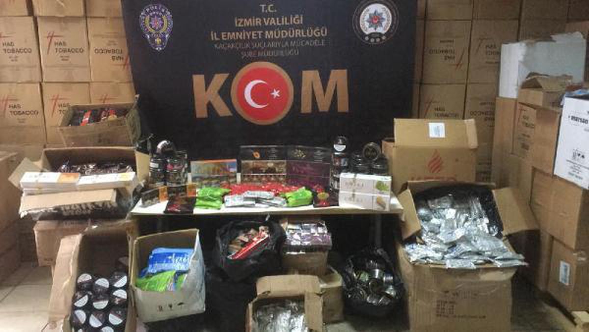 İzmir\'de piyasa değeri 6 milyon liralık kaçak ürün ele geçirildi
