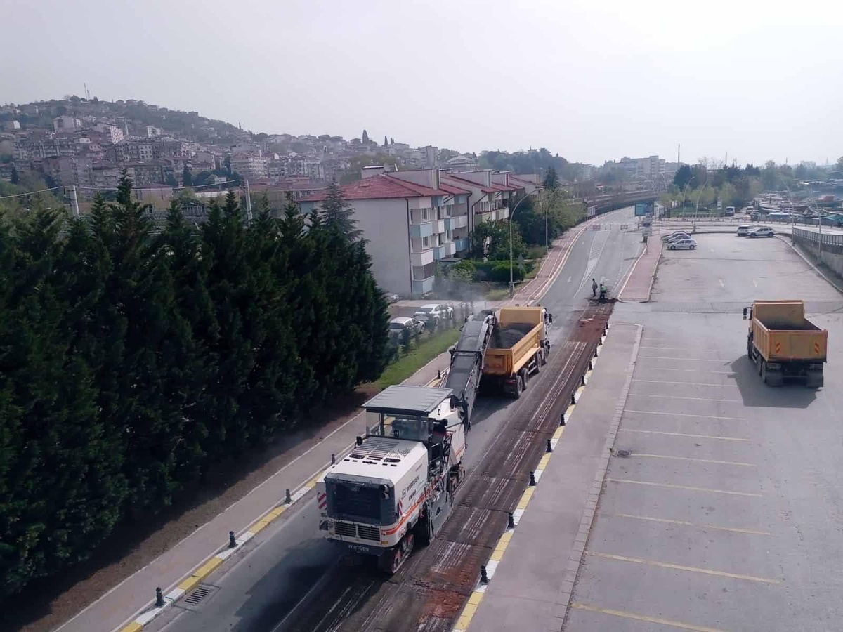 İzmit\'in yolları yenileniyor