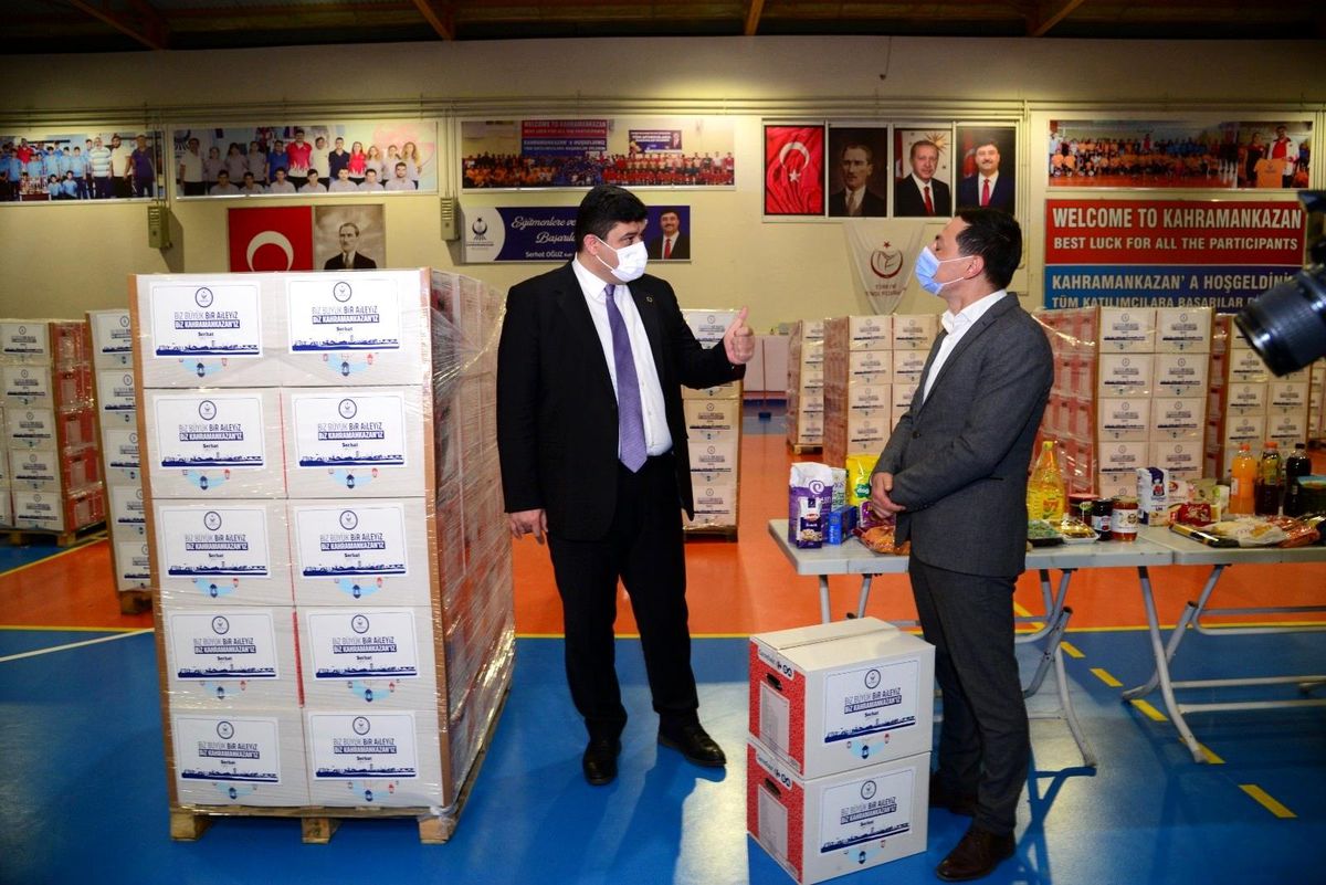 Son dakika haberleri: Kahramankazan\'da gıda kolisi dağıtımları devam ediyor