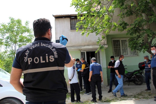 Kendisini öldürmek isteyen kocasına kıyamadı, namlunun önüne atlattı Kendisini öldürmek isteyen kocasına kıyamadı, namlunun önüne atlattı
