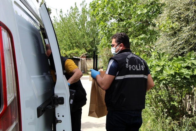 Kendisini öldürmek isteyen kocasına kıyamadı, namlunun önüne atlattı Kendisini öldürmek isteyen kocasına kıyamadı, namlunun önüne atlattı