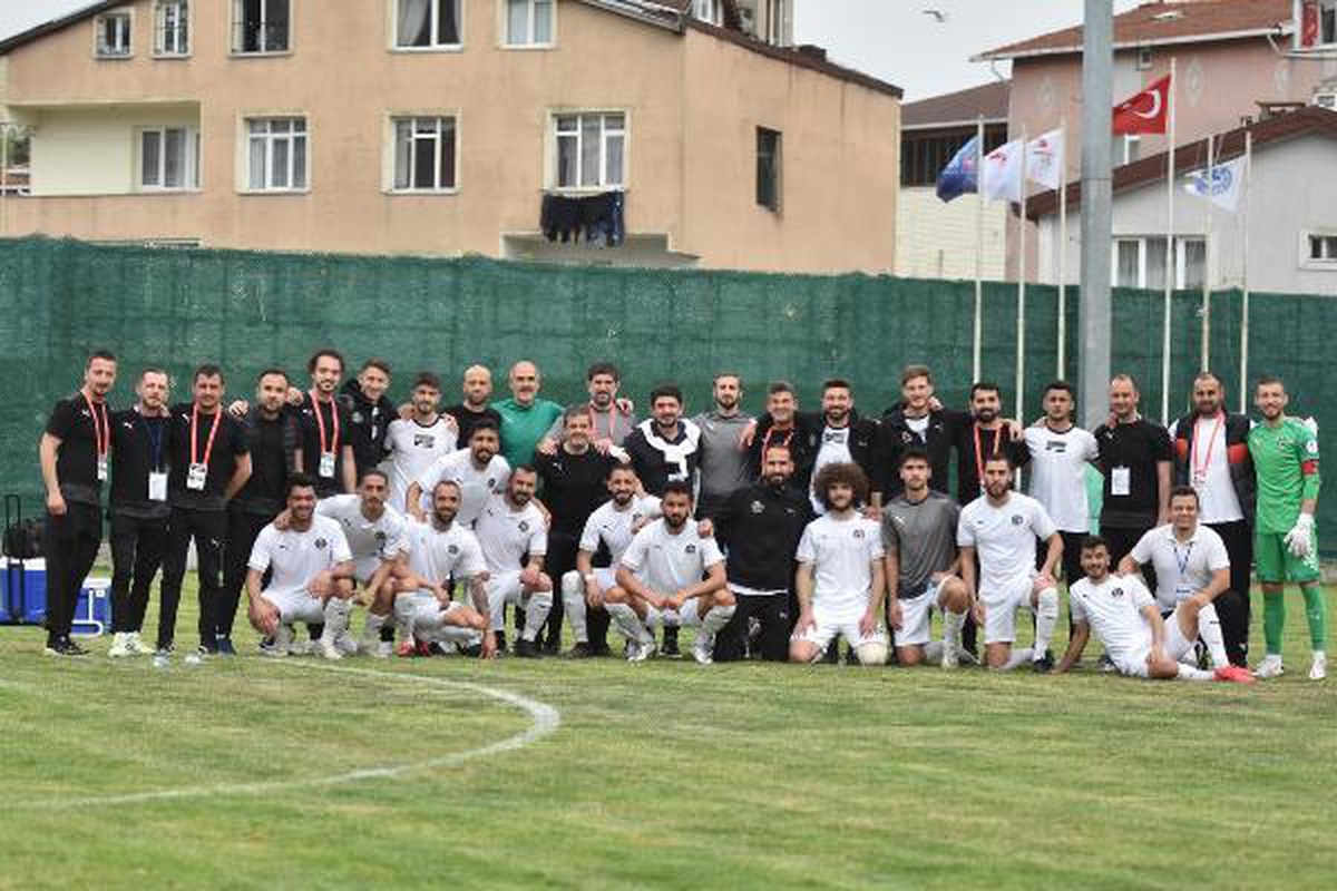Manisa FK namağlup şampiyon olup tarihe geçti