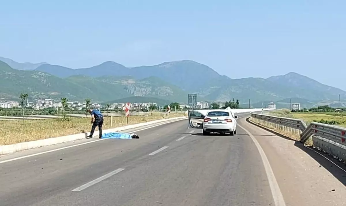 Son dakika haber | Otomobille çarpışan motosikletteki baba oğul hayatını kaybetti